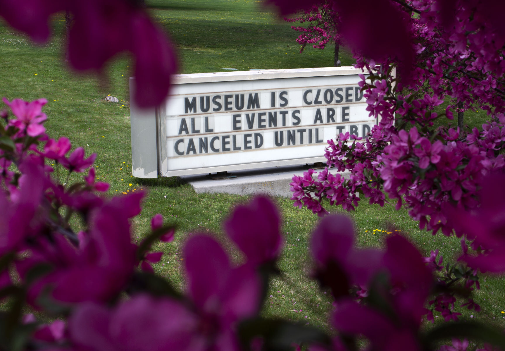 April 23, 2020 | Closed signage